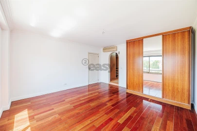 Apartamento T7 para Venda em Odivelas