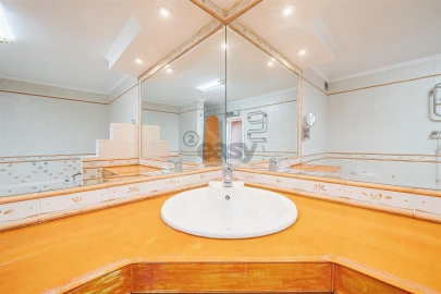 Apartamento T7 para Venda em Odivelas