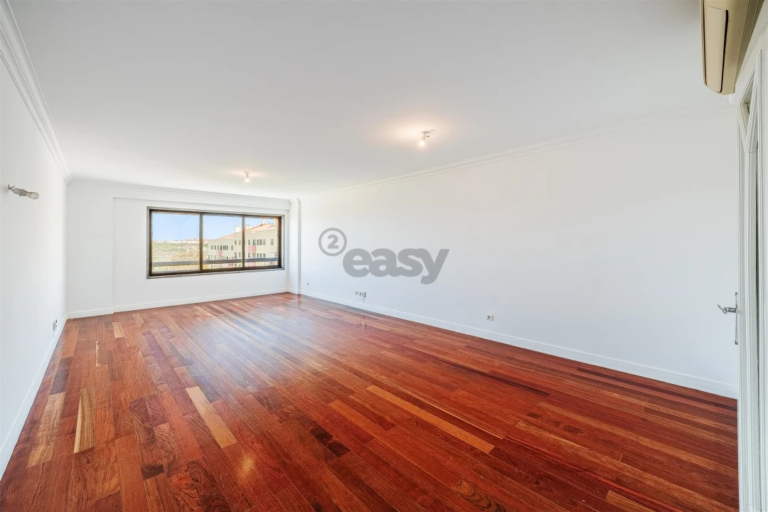 Apartamento T7 para Venda em Odivelas Foto 4