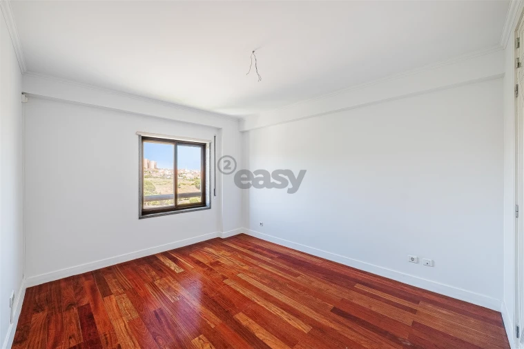 Apartamento T7 para Venda em Odivelas Foto 5