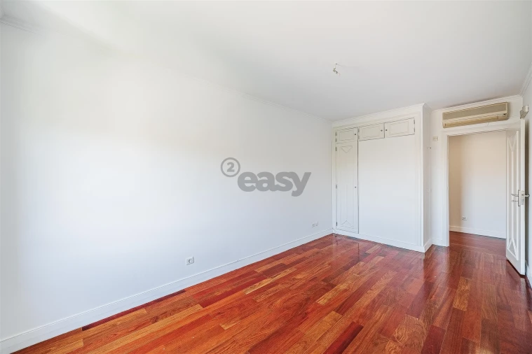Apartamento T7 para Venda em Odivelas Foto 8