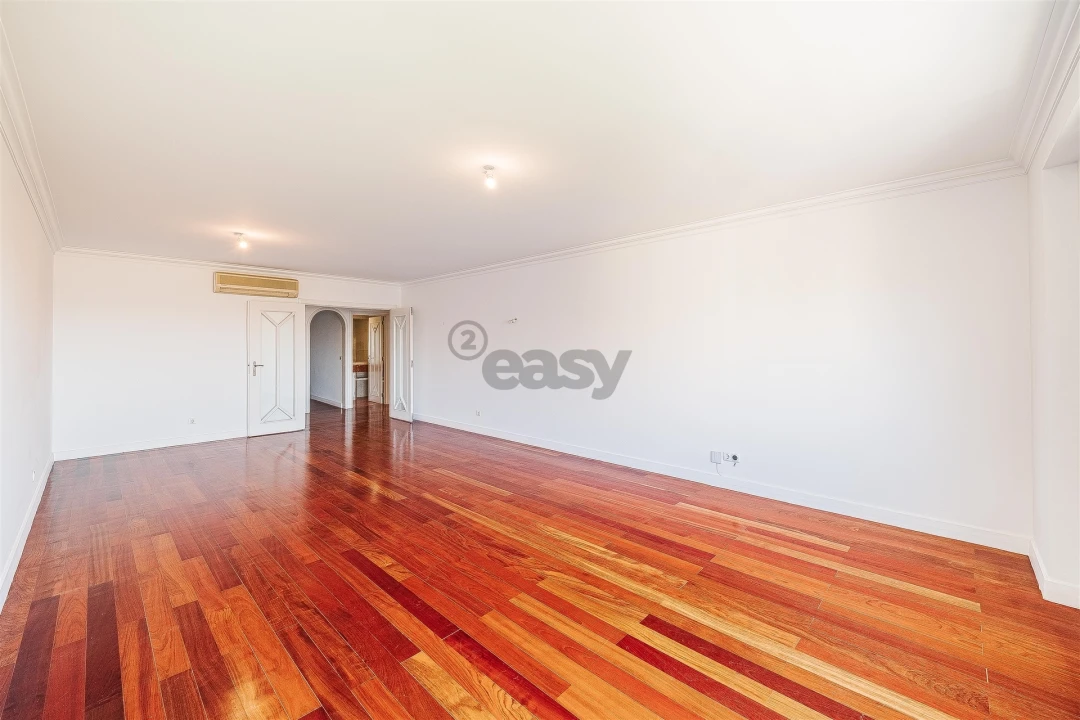 Apartamento T7 para Venda em Odivelas Foto 2