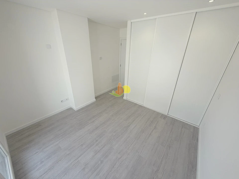 Apartamento T1 para Venda em Tavarede Foto 24