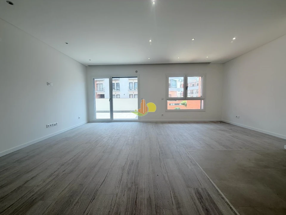 Apartamento T1 para Venda em Tavarede Foto 12