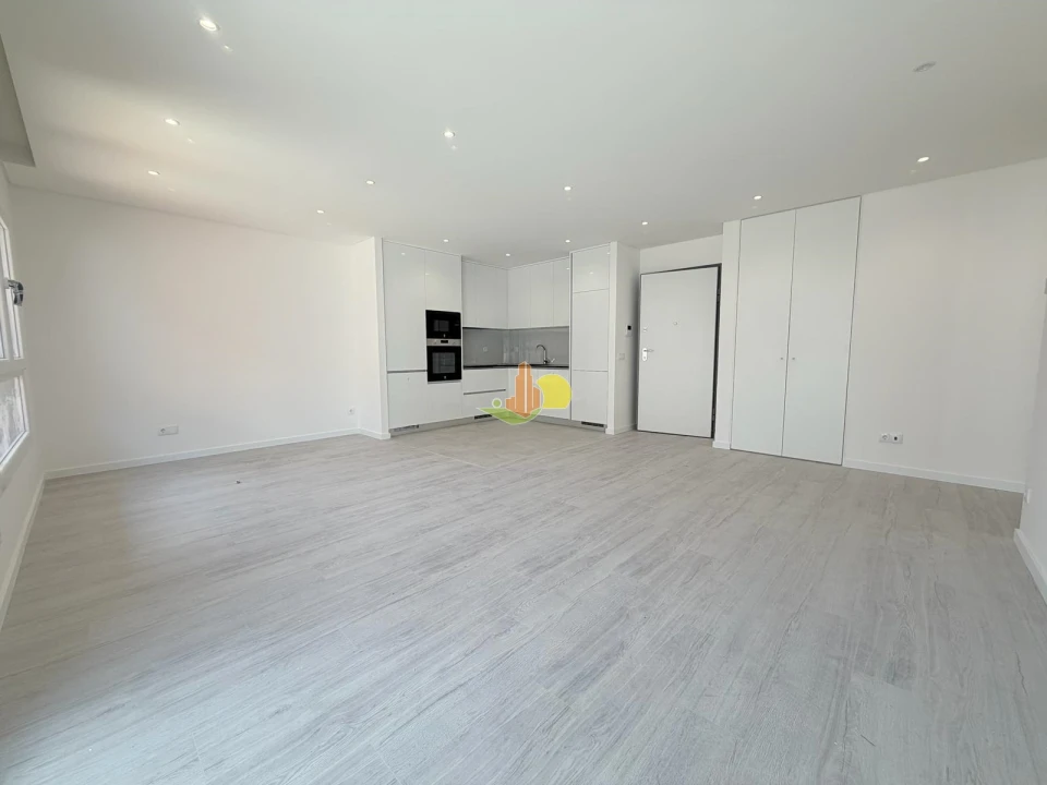 Apartamento T1 para Venda em Tavarede Foto 7