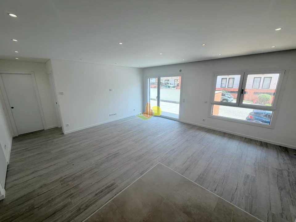 Apartamento T1 para Venda em Tavarede Foto 11