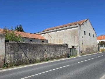 Moradia T0 para Venda em Miragaia e Marteleira