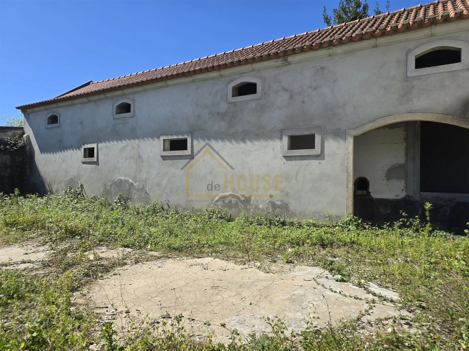 Moradia T0 para Venda em Miragaia e Marteleira Foto 3