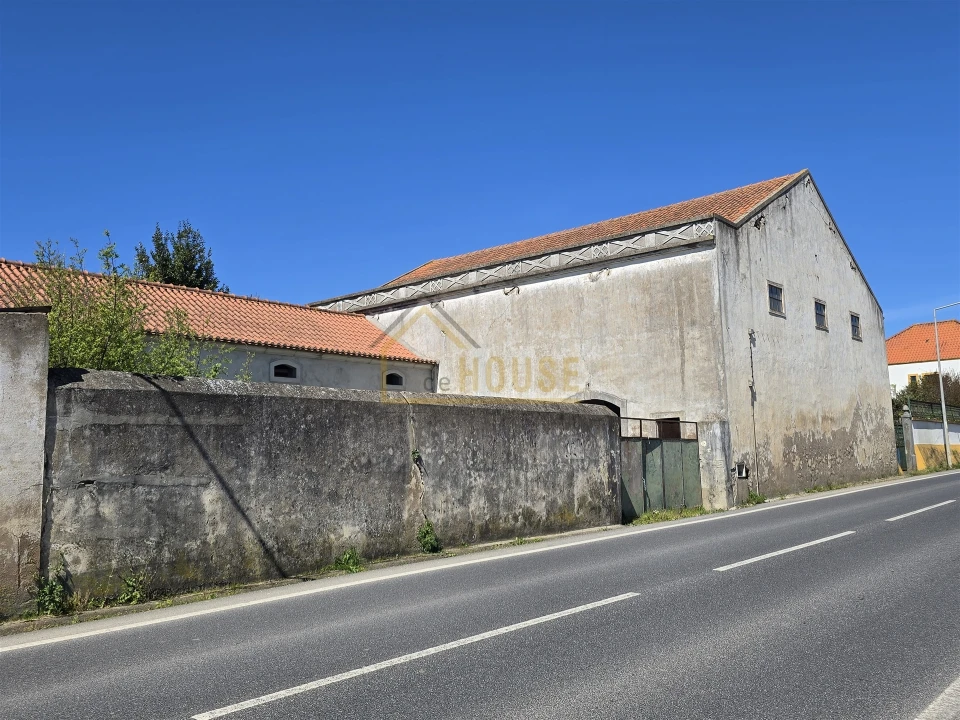 Moradia T0 para Venda em Miragaia e Marteleira Foto 23