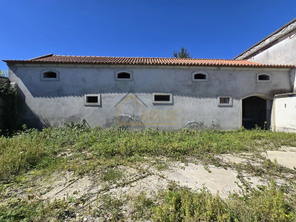 Moradia T0 para Venda em Miragaia e Marteleira Foto 2