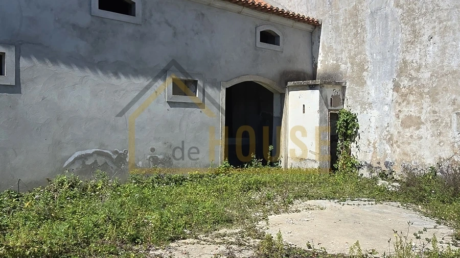 Moradia T0 para Venda em Miragaia e Marteleira