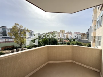 Apartamento T3 para Venda em São Domingos de Benfica