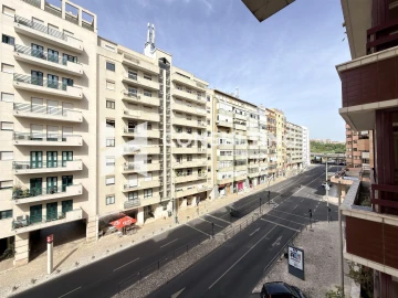 Apartamento T3 para Venda em São Domingos de Benfica