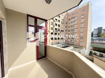 Apartamento T3 para Venda em São Domingos de Benfica