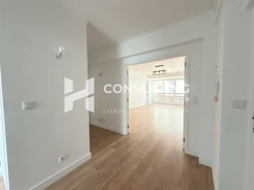 Apartamento T3 para Venda em São Domingos de Benfica