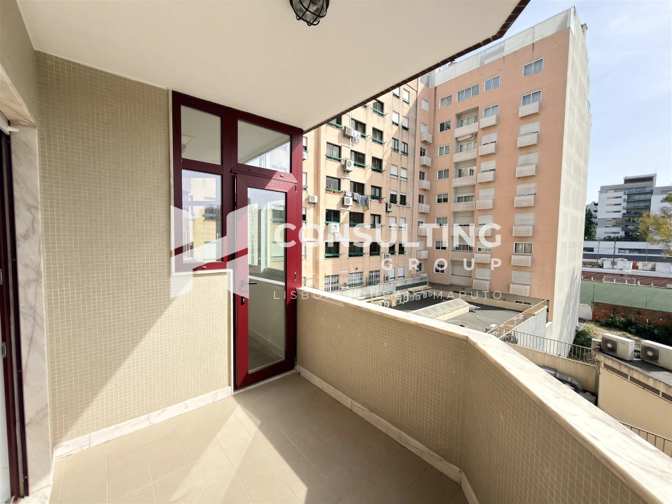Apartamento T3 para Venda em São Domingos de Benfica Foto 21