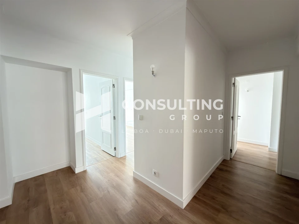 Apartamento T3 para Venda em São Domingos de Benfica Foto 5