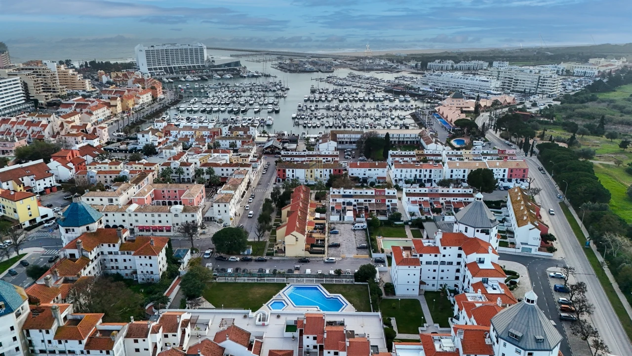 Apartamento T2 para Venda em Quarteira Foto 4
