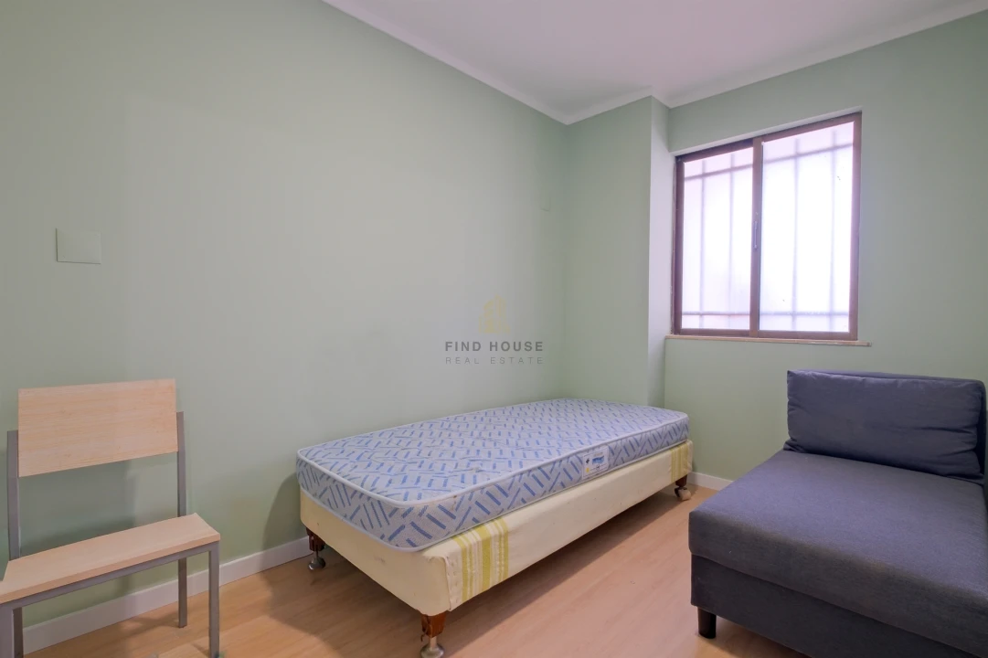 Apartamento T2 para Venda em Quarteira Foto 22