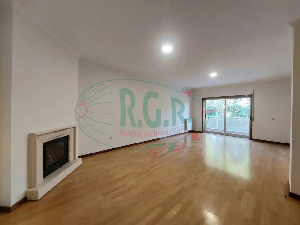 Apartamento T2 para Venda em Canelas Foto 3