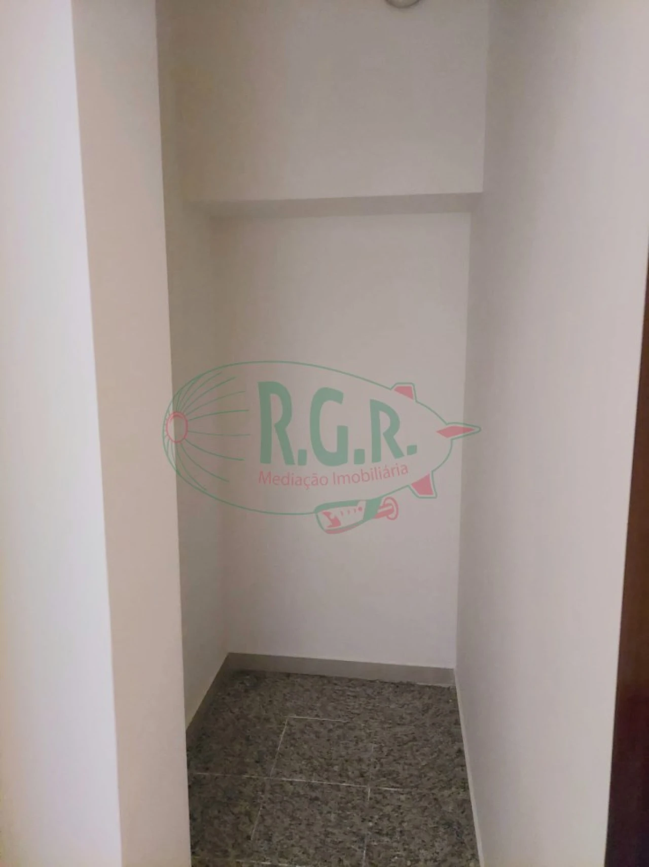 Apartamento T2 para Venda em Canelas Foto 11