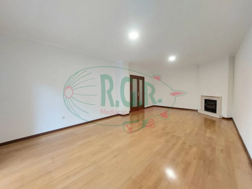 Apartamento T2 para Venda em Canelas Foto 1