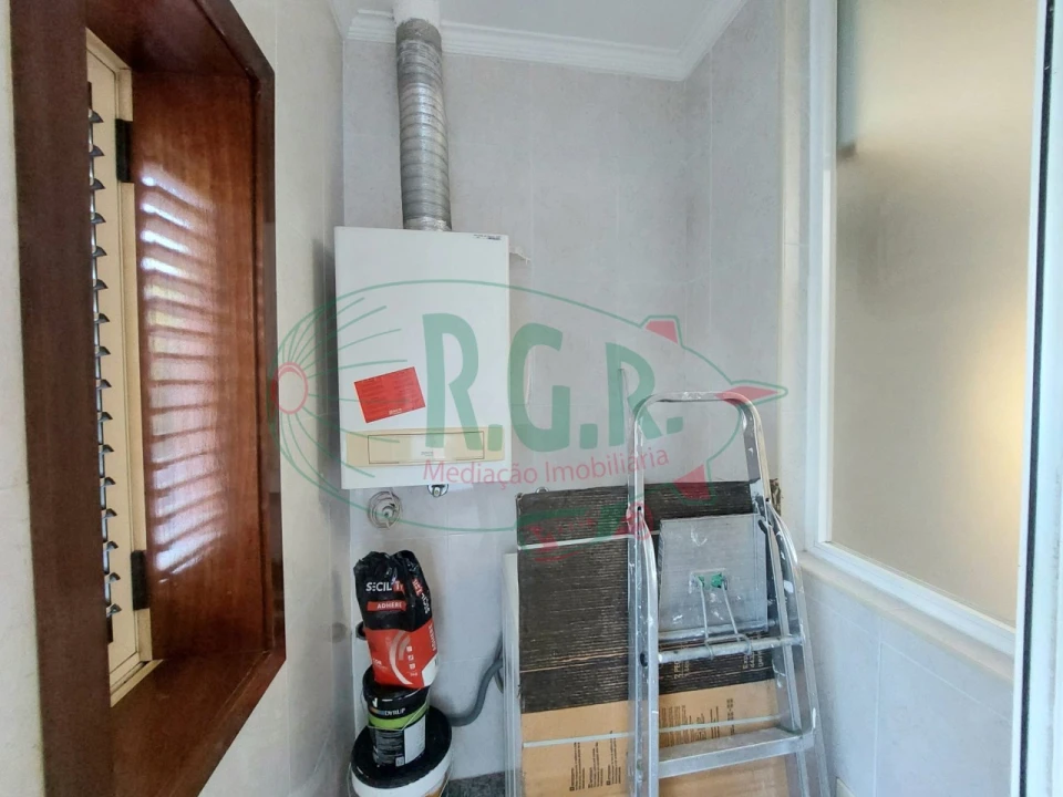 Apartamento T2 para Venda em Canelas Foto 10