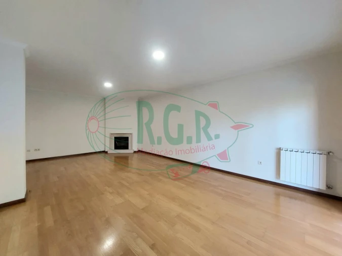 Apartamento T2 para Venda em Canelas Foto 2