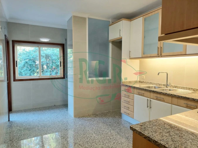 Apartamento T2 para Venda em Canelas Foto 8