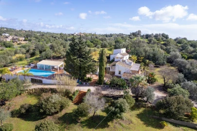 Moradia T5 para Venda em Quelfes
