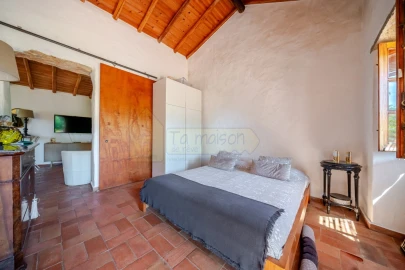 Moradia T5 para Venda em Quelfes