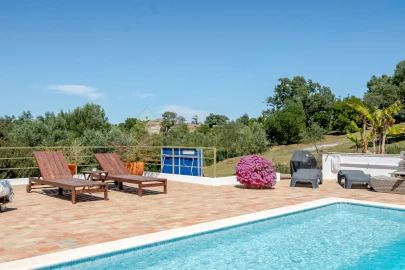Moradia T5 para Venda em Quelfes