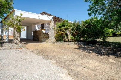 Moradia T5 para Venda em Quelfes