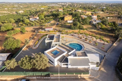 Moradia T4 para Venda em Conceição e Estoi