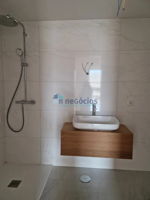 Apartamento T1 para Venda em O. Azeméis, Riba-Ul, Ul, Macinhata Seixa, Madail