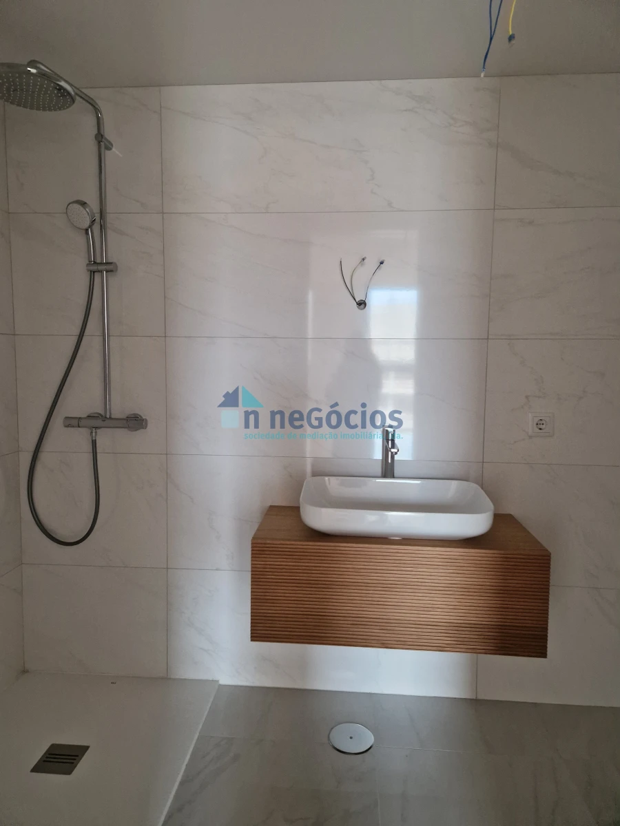 Apartamento T1 para Venda em O. Azeméis, Riba-Ul, Ul, Macinhata Seixa, Madail Foto 4