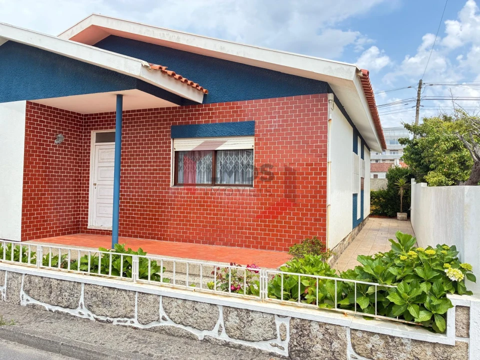 Moradia T4 para Venda em Mindelo Foto 9