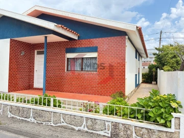 Moradia T4 para Venda em Mindelo