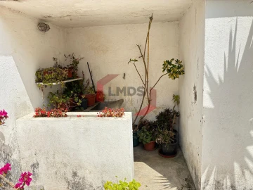 Moradia T4 para Venda em Mindelo