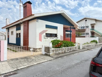 Moradia T4 para Venda em Mindelo
