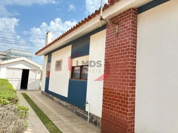 Moradia T4 para Venda em Mindelo