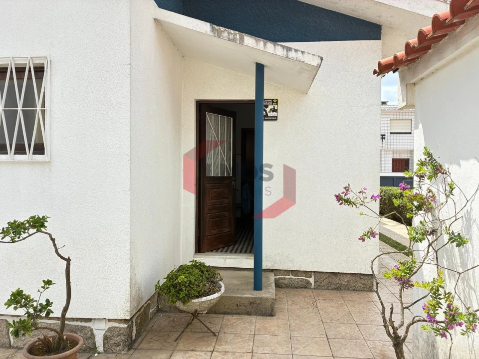 Moradia T4 para Venda em Mindelo Foto 16