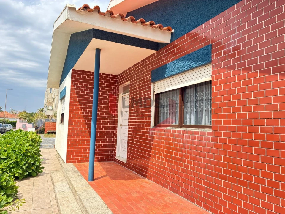 Moradia T4 para Venda em Mindelo Foto 12