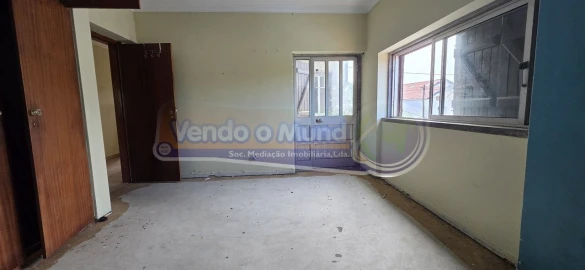 Moradia T5 para Venda em Charneca de Caparica e Sobreda