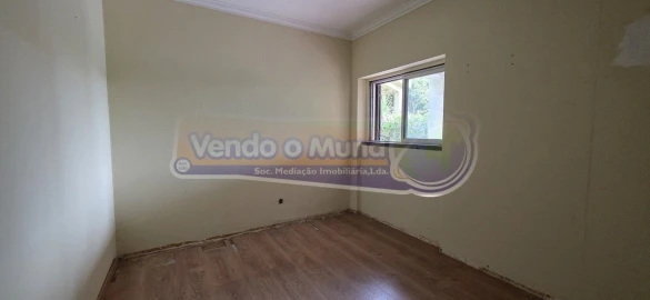 Moradia T5 para Venda em Charneca de Caparica e Sobreda