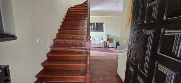 Moradia T5 para Venda em Charneca de Caparica e Sobreda