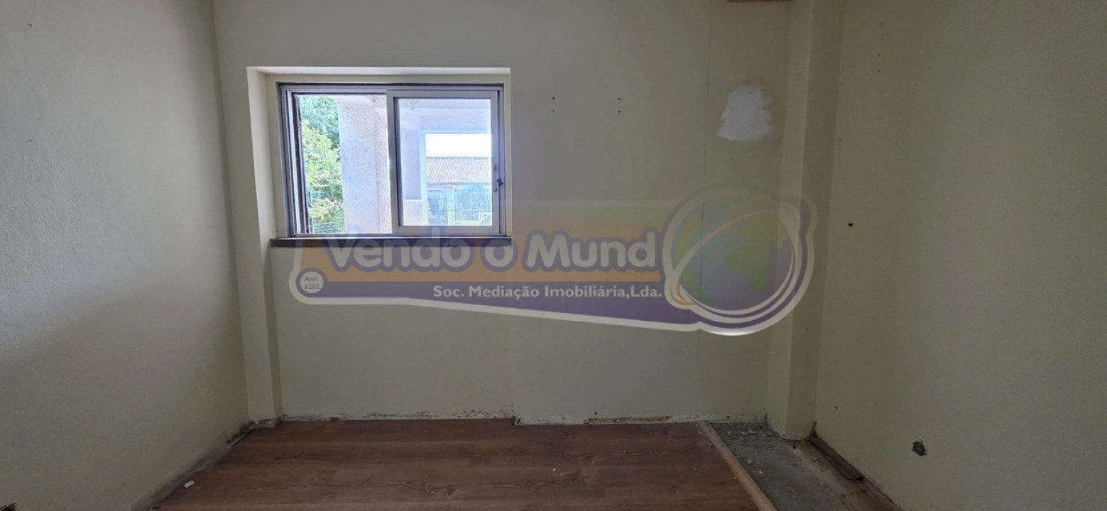 Moradia T5 para Venda em Charneca de Caparica e Sobreda Foto 9