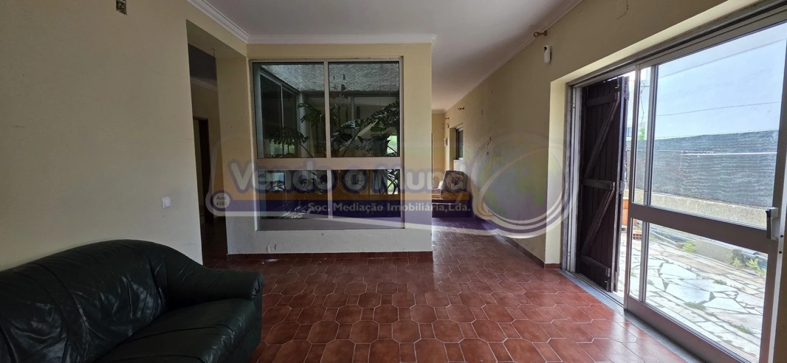 Moradia T5 para Venda em Charneca de Caparica e Sobreda Foto 3