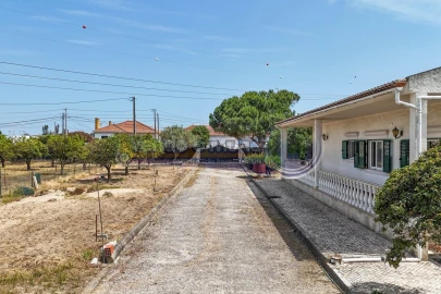 Moradia T5 para Venda em Samora Correia