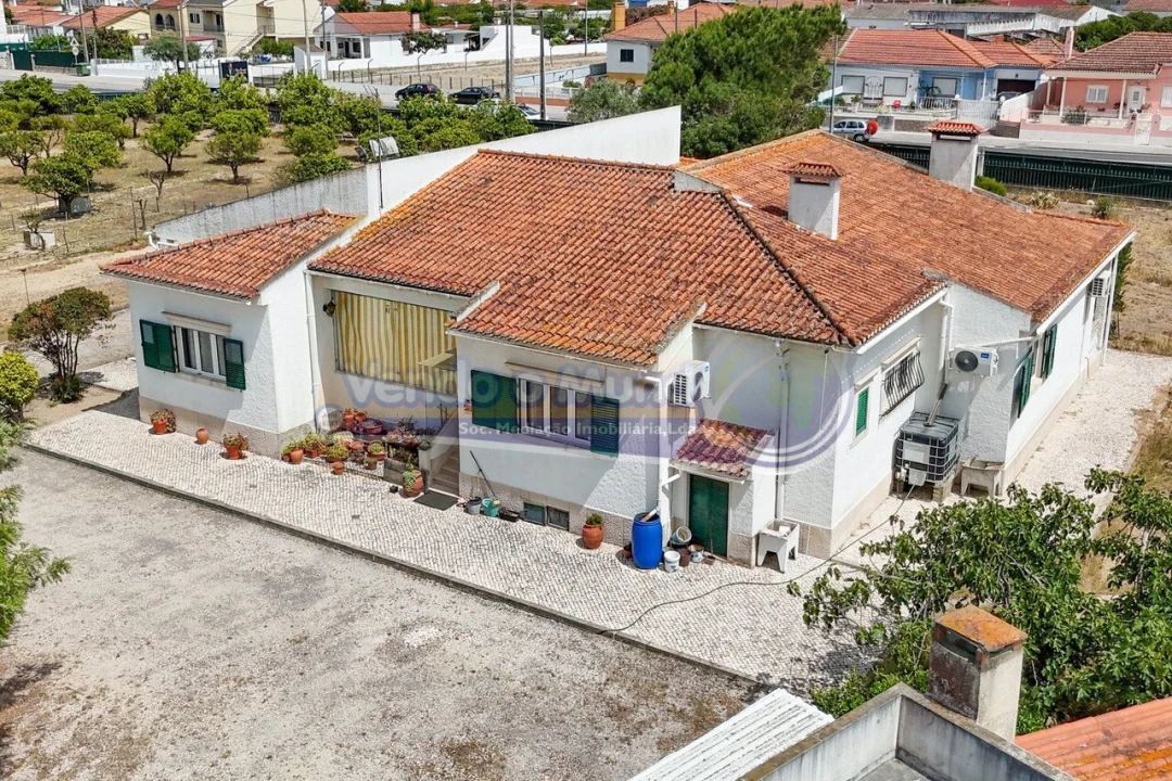 Moradia T5 para Venda em Samora Correia Foto 7
